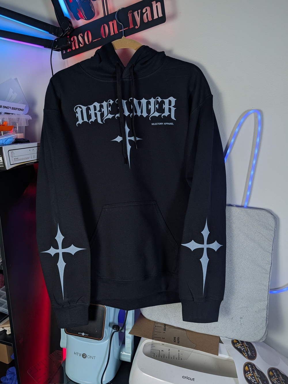 Black 'Dreamer' Graphic Hoodie Sweatshirt